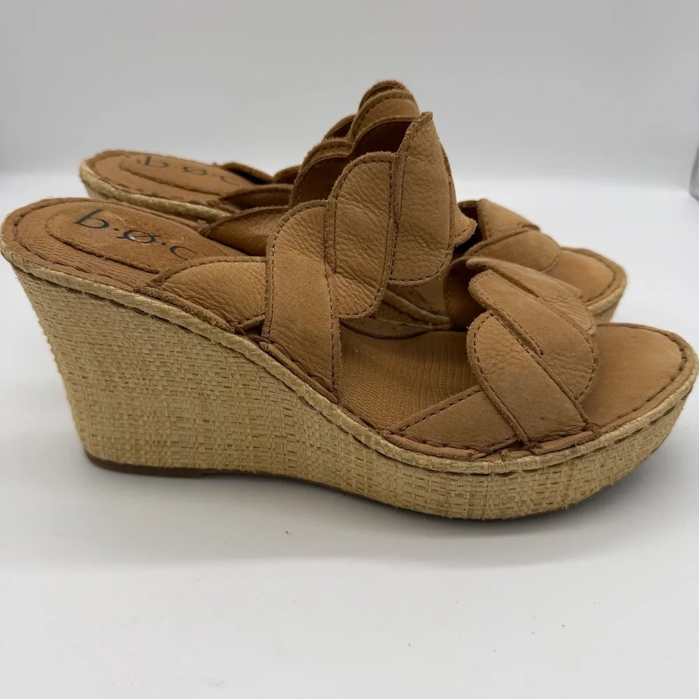 b.o.c. Born Concept Tan Leather Scalloped‎ Wedge Boho Sandals BC2957 Size 9